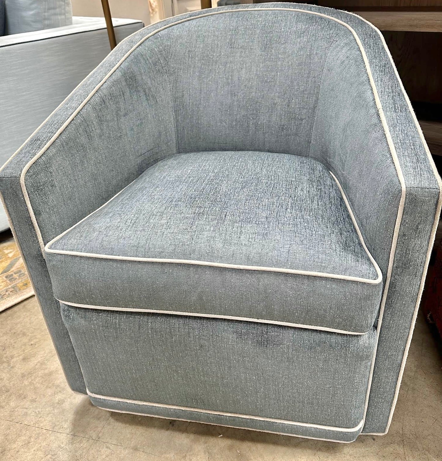 RADCLIFFE SWIVEL CHAIR-Cloud Blue
